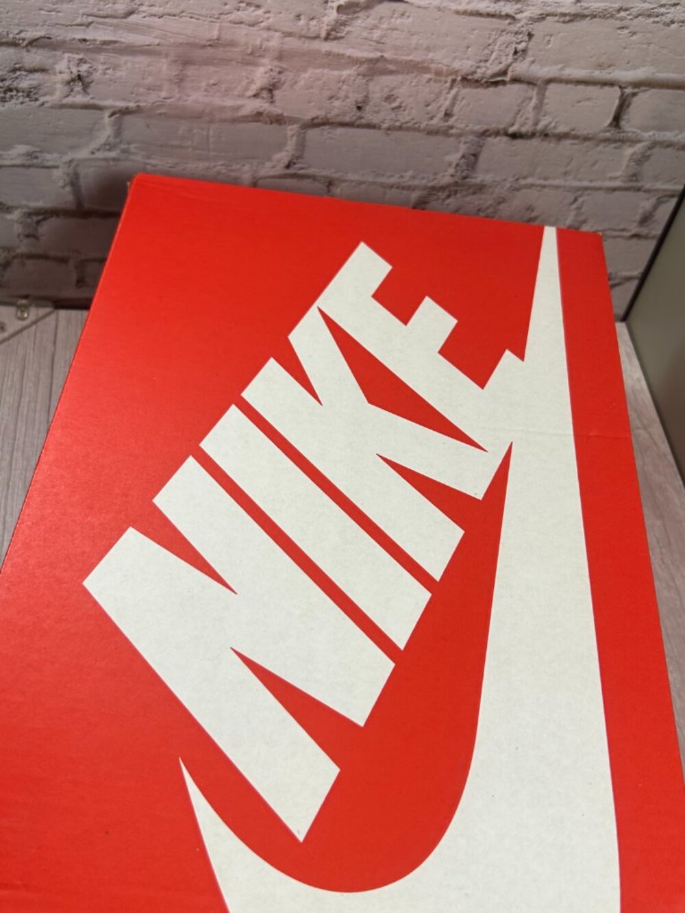 NIKE ZOOM VOMERO 5 (9.5) - Picture 14 of 15